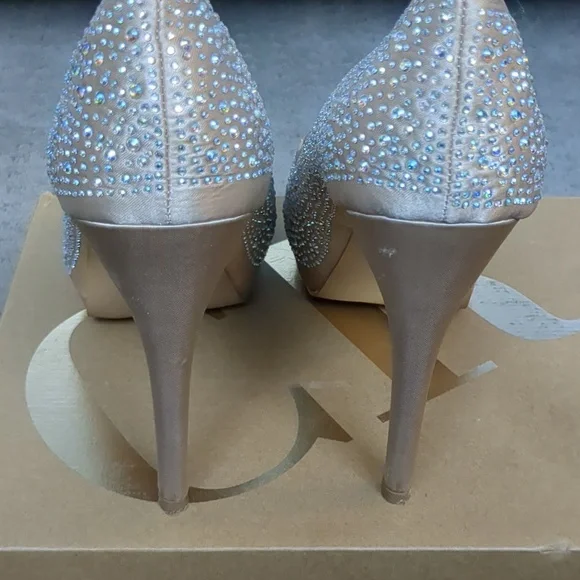 Charlotte Russe Sparkling Heels - Picture 5 of 9